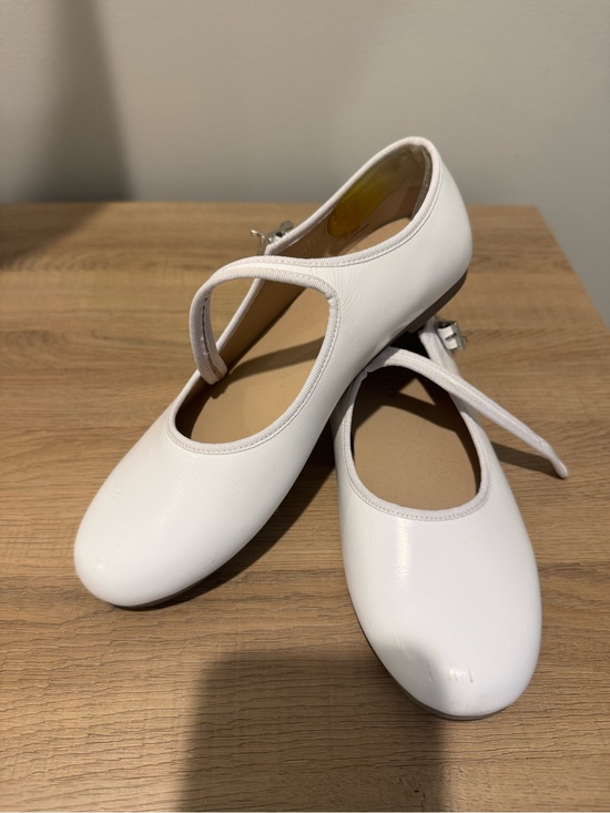 Elephantito Other - Elephantito Girls White Mary Jane Flats with Strap